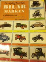 FIB:s Gyllene Pysselbok om Bilar med M&auml;rken. 30 f&auml;rgglada bilm&auml;rken att klistra. 24 roliga bilteckningar att m&aring;la.