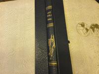 Fotboll 1962 med Svenska Fotbollf&ouml;rbundets &aring;rsber&auml;ttelse. En kavalkad &ouml;ver spel&aring;ret. 