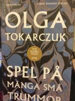 Spel p&aring; m&aring;nga sm&aring; trummor