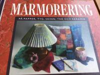 Marmorering p&aring; papper, tyg,skinn,tr&auml; och keramik