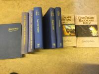 Sagan om ringen, Sagan om de tv&aring; tornen, Sagan om konungens &aring;terkomst, Sagor fr&aring;n Midg&aring;rd, Ringens v&auml;rld, Silmarillon, De f&ouml;rlorade sagornas bok 1 och 2. 8 olika b&ouml;cker av Tolkien 