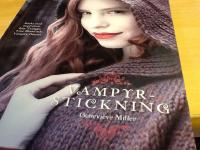 Vampyrstickning : sticka med inspiration fr&aring;n Twilight, True Blood och Vamp