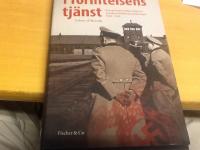 I f&ouml;rintelsens tj&auml;nst : koncentrationsl&auml;gervakterna och deras fritidssyssels