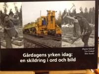 G&aring;rdagens yrken idag : en skildring i ord och bild