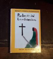 Punken &auml;r d&ouml;d, leve tv&aring;ans buss: Dikter