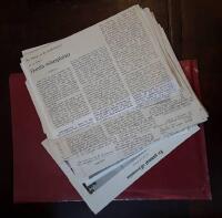 [Tidningsurklipp] Gamla m&ouml;tesplatser I-XXV: Inledning/Salbohed och Bred&aring;kra/Skillingaryd och Revingehed/Bonarp och Ljungbyhed/Fr&ouml;s&ouml; l&auml;ger/Fristad hed/ Hultsfred/Malmen/  Trossn&auml;s/ Kronobergshed/Grunnebohed/Backamo/ Polacksbacken/ R&auml;nnesl&auml;tt/Mohed/Axvalla hed/Ladug&aring;rdsg&auml;rdet/S&aring;nga mo/ Rommehed/T&aring;nga hed/Notviken och Gumboda hed/Malma hed/Sanna hed/Utn&auml;s l&ouml;t/Visborgs sl&auml;tt