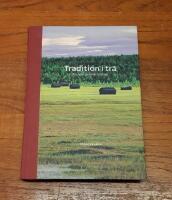 Tradition i tr&auml;: En resa genom Sverige / Traditions in wood : a journey through Sweden