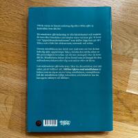 H&aring;llbar hj&auml;rna med mindfulness : hur du g&aring;r fr&aring;n omedvetet till m&aring;lmedvetet sj&auml;lvledarskap