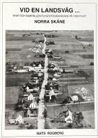 Vid en landsv&auml;g- : byar och samh&auml;llen flygfotograferade p&aring; 1930-talet