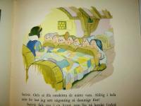 Walt Disney&acute;s Sn&ouml;vit och de sju dv&auml;rgarna efter Grimms sagor