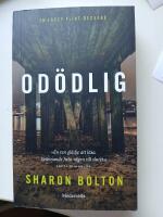 " Od&ouml;dlig   - En  Lacey Flint deckaret