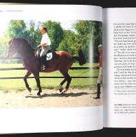 CENTRERAD RIDNING &ndash; En bok f&ouml;r ryttare p&aring; alla niv&aring;er