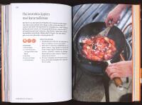 ÄTA UTE – Laga mat utomhus året om