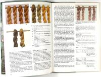 F&Auml;RG UR NATUREN &ndash; F&auml;rgning av ullgarn med v&auml;xter, lavar och svampar &ndash; BL&Aring;TT fr&aring;n vanliga v&auml;xter