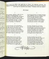 60 VISOR av BENGT S&Auml;NDH &ndash; Presentationer, vinjetter, noter, ackordsanalys samt fem sj&auml;lvbiografiska ber&auml;ttelser. Elva snapsvisor och tre fula samt diskografi.