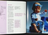 Stora boken om DOCKKL&Auml;DER &ndash; Sy och sticka till Babyborn, Barbie och flickdockan &ndash; Med m&ouml;nsterark