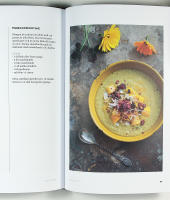 JUICER & SMOOTHIES &ndash; sallader, soppor och andra h&auml;lsosamma recept