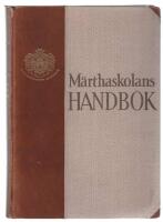 M&auml;rthaskolans handbok i s&ouml;mnad, stickning, virkning, v&auml;vning m. m.
