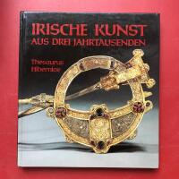 Irische Kunst aus drei Jahrtausenden - Thesaurus Hiberniae : [Ausstellung ... in K&ouml;ln, Wallraf-Richartz-Museum ... 26. Februar-2. Juni 1983, Berlin, Staatliche Museen Stiftung Preussischer Kulturbesitz ... 25. Juni-23. Oktober 1983]