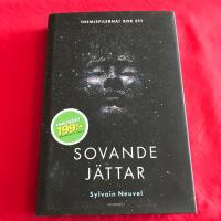 Sovande j&auml;ttar