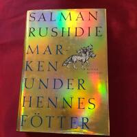 Marken under hennes f&ouml;tter