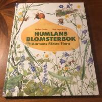 Humlans blomsterbok : barnens f&ouml;rsta flora