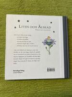 Liten och &Auml;lskad : visor vid l&auml;ggdags