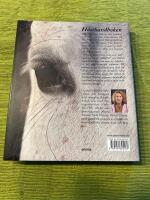 Den svenska h&auml;sthandboken : den kompletta handboken f&ouml;r h&auml;st&auml;gare och ryttare