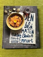 Den bl&aring; maten : recept f&ouml;r ett l&aring;ngt och lyckligt liv