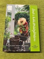 &Aring;ret i k&ouml;kstr&auml;dg&aring;rden : odlargl&auml;dje m&aring;nad f&ouml;r m&aring;nad