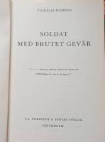 Soldat med brutet gev&auml;r