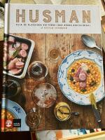 Husman : alla de klassiska r&auml;tterna (och n&aring;gra bortgl&ouml;mda)