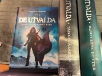 De utvalda 1-3. Tankel&auml;saren/Monstrets dotter/Hemligheternas rike