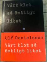 V&aring;rt klot s&aring; &ouml;mkligt litet