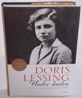 Under huden : Del 1 av min sj&auml;lvbiografi 1919-1949