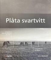 Pl&aring;ta svartvitt