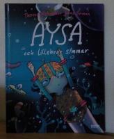 Aysa och lillebror simmar
