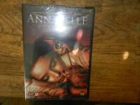 ANNABELLE comes hom (inplastad)