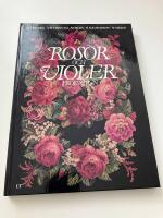 Rosor och violer i korsstygn