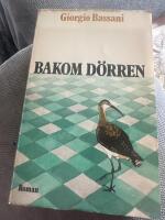 Bakom d&ouml;rren