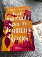 Kan inneh&aring;lla sp&aring;r av Tommy Roos