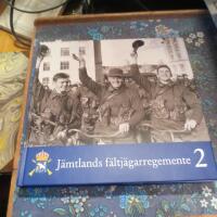 J&auml;mtlands f&auml;ltj&auml;garregemente 2: regementet, bygden och staden
