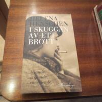 I skuggan av ett brott