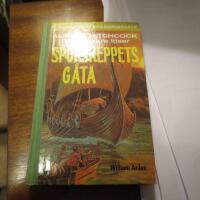 Tre deckare l&ouml;ser Sp&ouml;kskeppets g&aring;ta