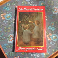 Julber&auml;ttelser fr&aring;n f&ouml;rr : noveller, sagor och romanavsnitt, dikter och tankar kring jul- och vinterveckor fr&aring;n svunnen tid