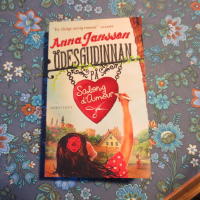 &Ouml;desgudinnan p&aring; Salong d'Amour