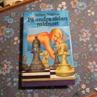 P&aring; andra sidan midnatt