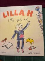 Lilla H st&aring;r p&aring; t&aring;