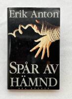 Sp&aring;r av h&auml;mnd : roman