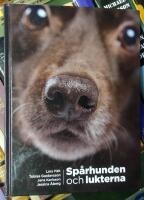 Sp&aring;rhunden och lukterna